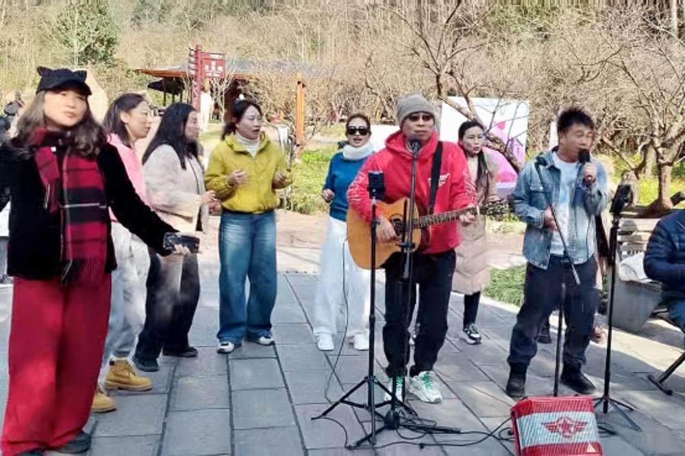 山水入畫(huà)歌伴行，張家界十里畫(huà)廊新媒體達(dá)人采風(fēng)活動(dòng)趣味啟幕